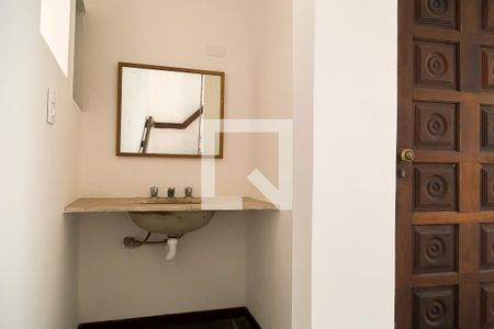 Casa à venda com 230m², 3 quartos e 3 vagas Casa à venda com 230m², 3 quartos e 3 vagasLavabo