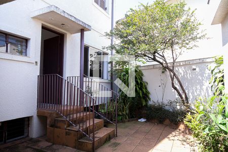 Casa à venda com 230m², 3 quartos e 3 vagas Casa à venda com 230m², 3 quartos e 3 vagasQuintal