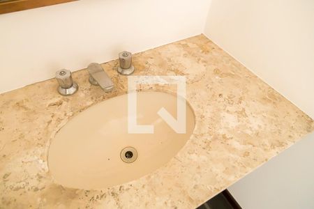 Casa à venda com 230m², 3 quartos e 3 vagas Casa à venda com 230m², 3 quartos e 3 vagasLavabo