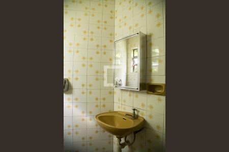 Casa à venda com 230m², 3 quartos e 3 vagas Casa à venda com 230m², 3 quartos e 3 vagasBanheiro de Serviço