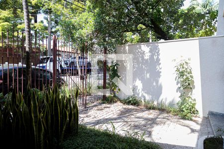 Casa à venda com 230m², 3 quartos e 3 vagas Casa à venda com 230m², 3 quartos e 3 vagasJardim