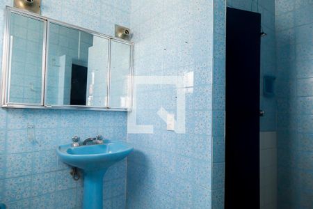 Casa à venda com 230m², 3 quartos e 3 vagas Casa à venda com 230m², 3 quartos e 3 vagasBanheiro da Suíte 1