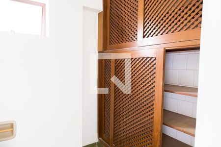 Casa à venda com 230m², 3 quartos e 3 vagas Casa à venda com 230m², 3 quartos e 3 vagasBanheiro Social