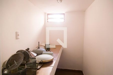 Casa à venda com 230m², 3 quartos e 3 vagas Casa à venda com 230m², 3 quartos e 3 vagasAdega