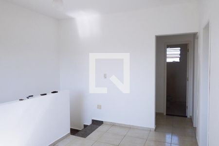Sala de apartamento para alugar com 2 quartos, 55m² em Vila Mateo Bei, São Vicente