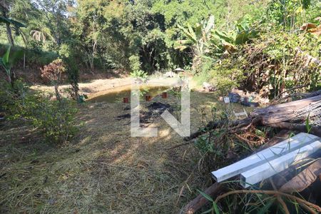 Casa à venda com 2999m², 3 quartos e 10 vagas Casa à venda com 2999m², 3 quartos e 10 vagasQuintal