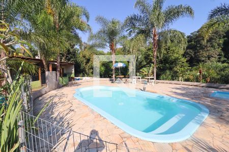 Casa à venda com 2999m², 3 quartos e 10 vagas Casa à venda com 2999m², 3 quartos e 10 vagasQuintal