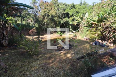 Casa à venda com 2999m², 3 quartos e 10 vagas Casa à venda com 2999m², 3 quartos e 10 vagasQuintal