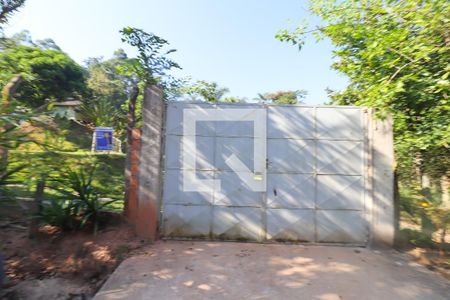 Casa à venda com 2999m², 3 quartos e 10 vagas Casa à venda com 2999m², 3 quartos e 10 vagasFachada