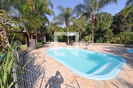 Casa à venda com 2999m², 3 quartos e 10 vagas Casa à venda com 2999m², 3 quartos e 10 vagasQuintal