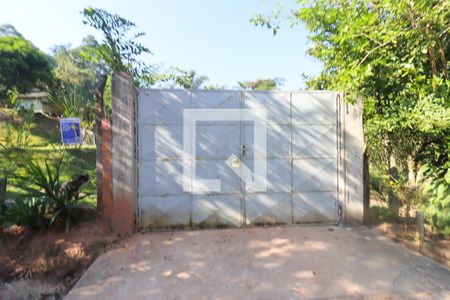 Casa à venda com 2999m², 3 quartos e 10 vagas Casa à venda com 2999m², 3 quartos e 10 vagasFachada