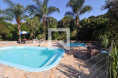 Casa à venda com 2999m², 3 quartos e 10 vagas Casa à venda com 2999m², 3 quartos e 10 vagasQuintal