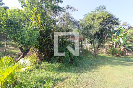 Casa à venda com 2999m², 3 quartos e 10 vagas Casa à venda com 2999m², 3 quartos e 10 vagasQuintal