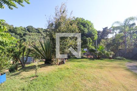 Casa à venda com 2999m², 3 quartos e 10 vagas Casa à venda com 2999m², 3 quartos e 10 vagasQuintal