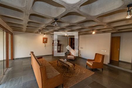 Sala de Estar de apartamento à venda com 4 quartos, 200m² em Cambuí, Campinas