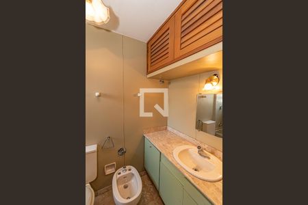 Apartamento à venda com 200m², 4 quartos e 2 vagasBanheiro da Suíte 2