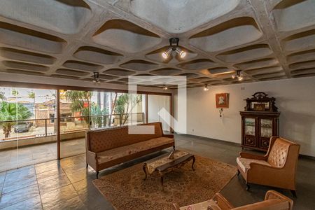 Sala de Estar de apartamento à venda com 4 quartos, 200m² em Cambuí, Campinas