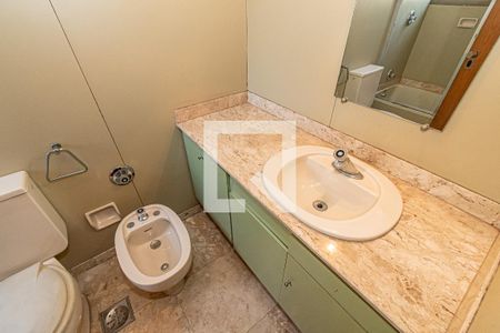 Apartamento à venda com 200m², 4 quartos e 2 vagasDetalhe Banheiro da Suíte 2