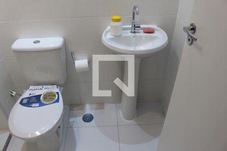 banheiro de apartamento para alugar com 1 quarto, 28m² em Vila Ema, São Paulo