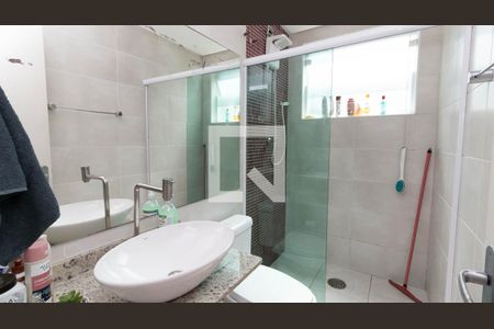 Casa à venda com 340m², 3 quartos e 3 vagasBanheiro da Suíte