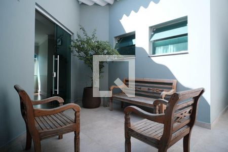 Casa à venda com 340m², 3 quartos e 3 vagasÁrea externa 