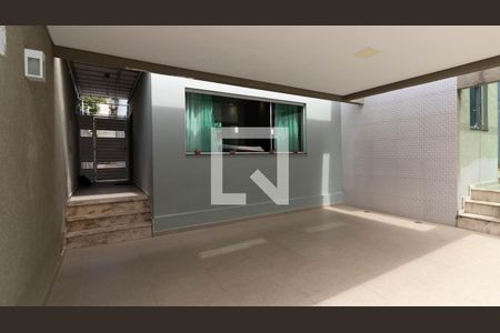 Casa à venda com 340m², 3 quartos e 3 vagasGaragem