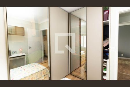 Casa à venda com 340m², 3 quartos e 3 vagasQuarto 2 - Armários