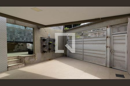 Casa à venda com 340m², 3 quartos e 3 vagasGaragem