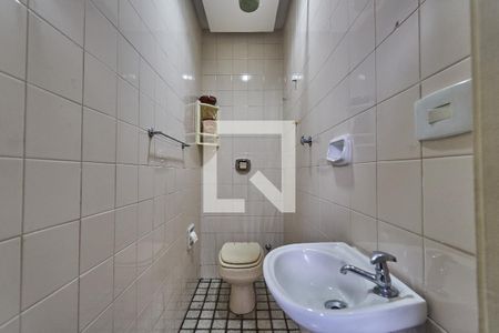 Apartamento à venda com 90m², 2 quartos e 1 vaga Apartamento à venda com 90m², 2 quartos e 1 vagaBanheiro de Serviço
