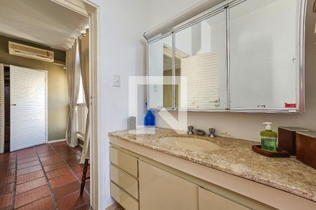 Apartamento para alugar com 160m², 3 quartos e 1 vaga Apartamento para alugar com 160m², 3 quartos e 1 vagaBanheiro da Suíte