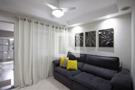 Sala de casa à venda com 2 quartos, 150m² em Conjunto Residencial José Bonifácio, São Paulo
