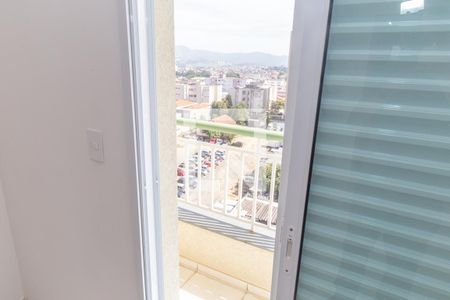 Suite de apartamento para alugar com 3 quartos, 77m² em Jardim Flor da Montanha, Guarulhos