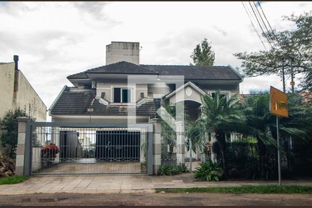 Casa para alugar com 280m², 4 quartos e 1 vagaFachada