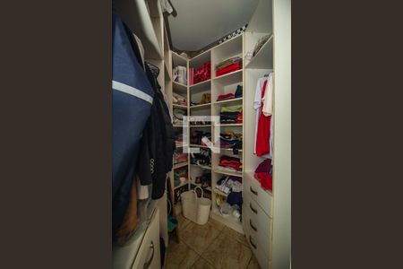 Casa para alugar com 280m², 4 quartos e 1 vagaCloset da suíte