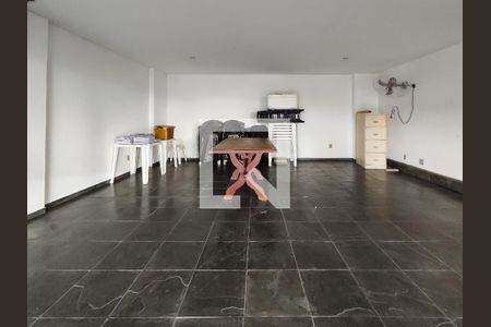 Apartamento à venda com 100m², 2 quartos e 1 vaga Apartamento à venda com 100m², 2 quartos e 1 vagaÁrea comum - Salão de festas