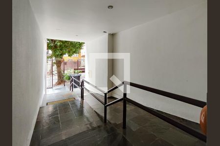 Apartamento à venda com 100m², 2 quartos e 1 vaga Apartamento à venda com 100m², 2 quartos e 1 vagaFachada e portaria