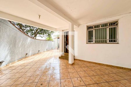 Casa à venda com 200m², 3 quartos e 4 vagasÁrea Externa