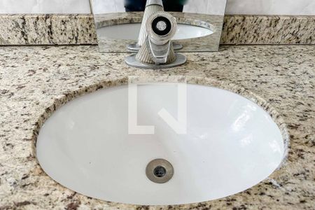 Casa à venda com 200m², 3 quartos e 4 vagasBanheiro 