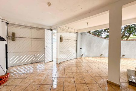 Casa à venda com 200m², 3 quartos e 4 vagasÁrea Externa
