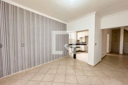 Casa à venda com 200m², 3 quartos e 4 vagasSala