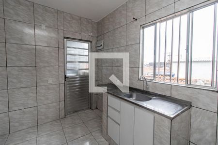 Cozinha de casa para alugar com 1 quarto, 28m² em Cangaiba, São Paulo