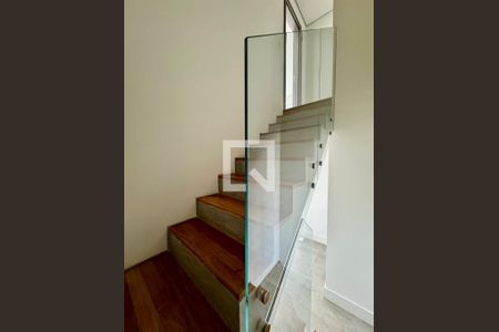 Escada de apartamento à venda com 1 quarto, 73m² em Funcionários, Belo Horizonte