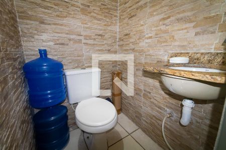 Casa de condomínio à venda com 110m², 3 quartos e 2 vagasBanheiro