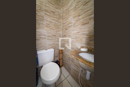 Casa de condomínio à venda com 110m², 3 quartos e 2 vagasBanheiro