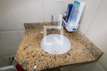 Casa de condomínio à venda com 110m², 3 quartos e 2 vagasBanheiro