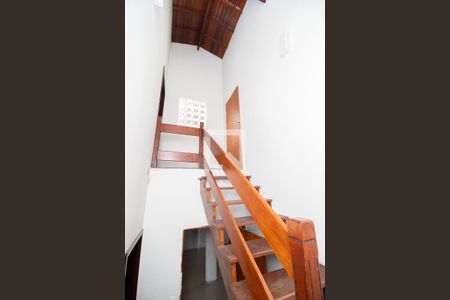 Escada de casa para alugar com 2 quartos, 200m² em Utinga, Santo André