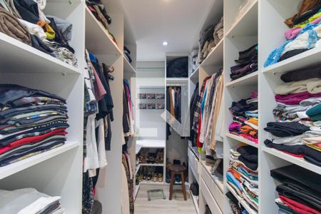 Casa de condomínio para alugar com 167m², 3 quartos e 2 vagas Casa de condomínio para alugar com 167m², 3 quartos e 2 vagasCloset da suíte