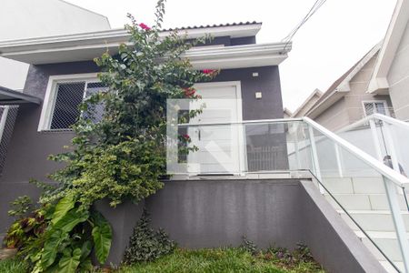Casa de condomínio para alugar com 167m², 3 quartos e 2 vagas Casa de condomínio para alugar com 167m², 3 quartos e 2 vagasFachada