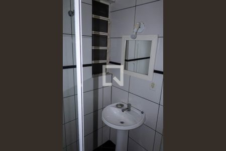 Banheiro de apartamento à venda com 1 quarto, 48m² em Cristal, Porto Alegre