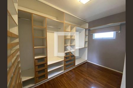 Casa de condomínio à venda com 67m², 4 quartos e 4 vagas